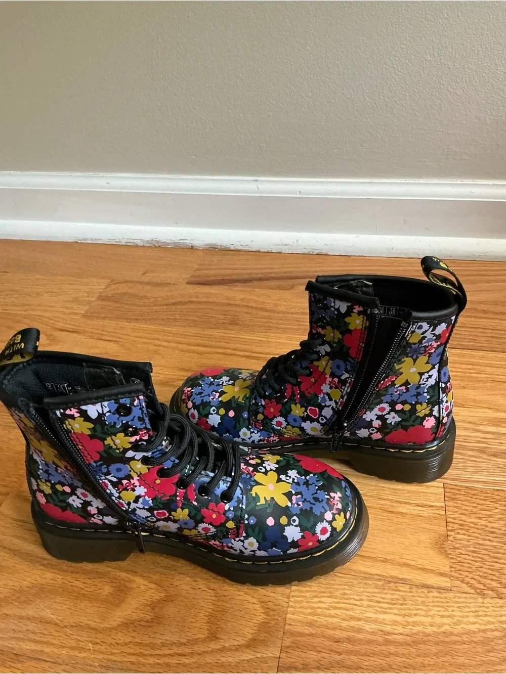 Dr. Martens Kids Black Floral Lace-Up Boot with Red & Blue Flowers. New. 13 US